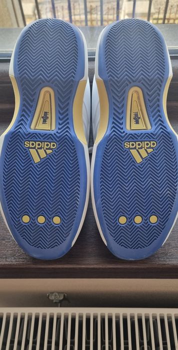 Adidasi NOI Adidas
Adidas
Originali
Marime 42 2/3