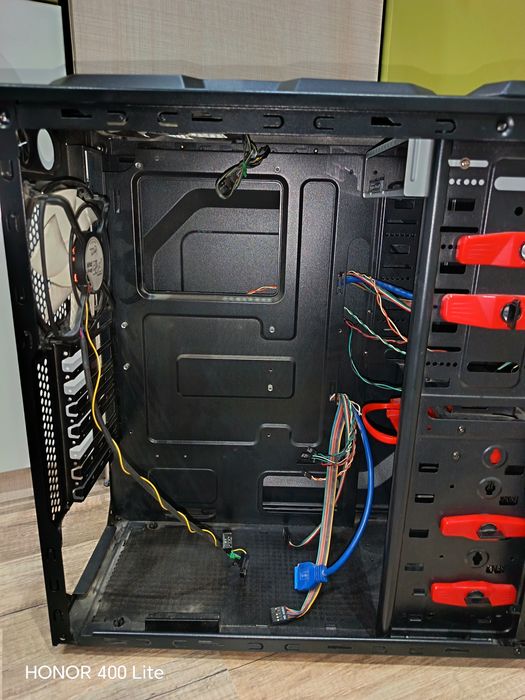 Компютърна кутия