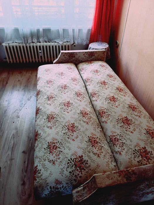 Диван и две кресла