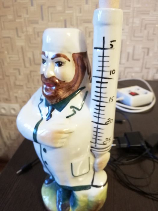Продам статуэтку доктор