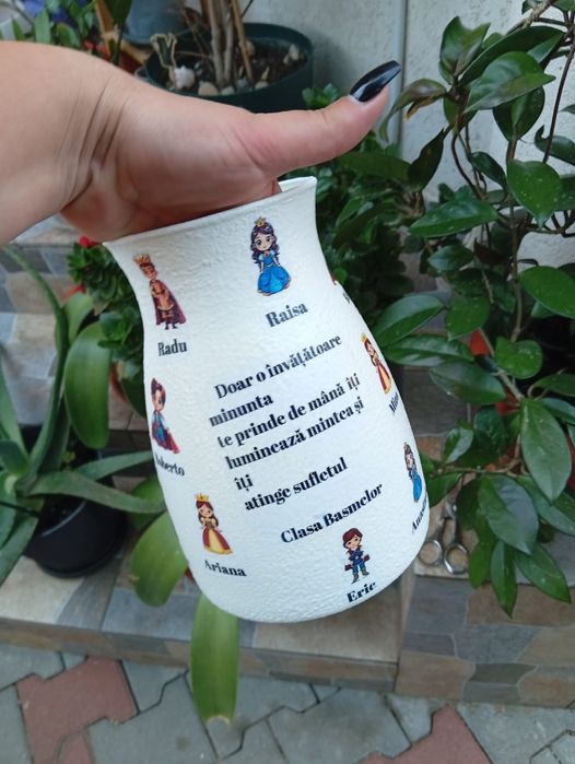 Vaza personalizata pentru cadre didactice