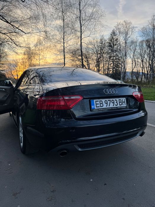 Продавам личния си автомобил