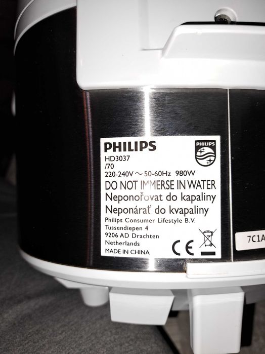 Мултикукър Philips HD3037 в гаранция до декември 2023