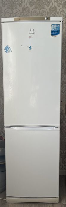 Холодильник хорошего качества , рабочий