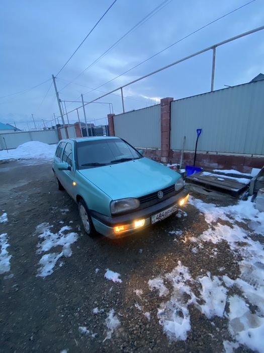 Продам срочно гольф 3