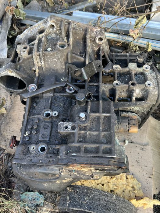 Продаеться каробка автомат гольф три 1996