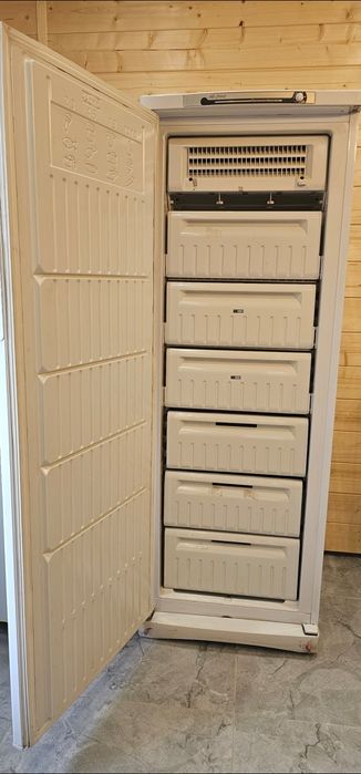 Продам Морозильник Indesit б/у