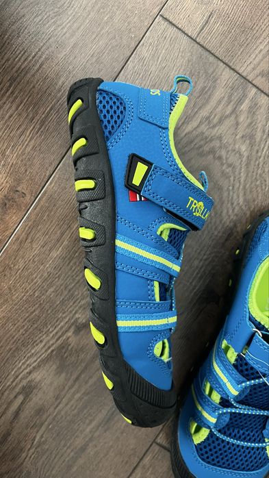 Чисто нови детски сандали Trollkids – номер 35