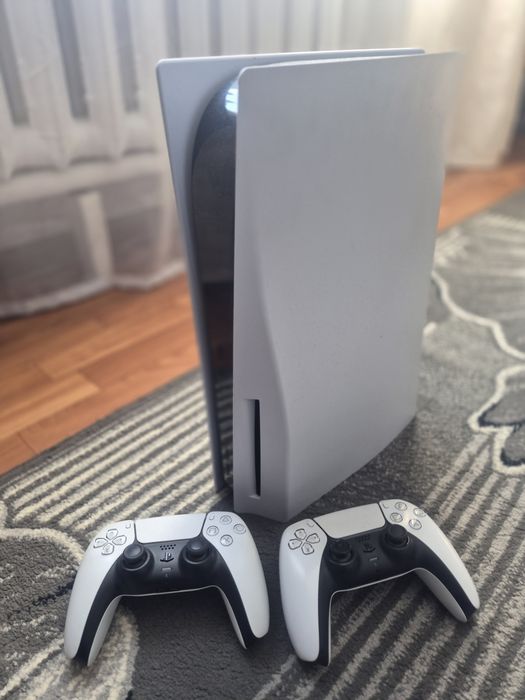 Продам PS5 в отличном состоянии