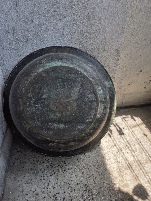 Медни менци и меден леген