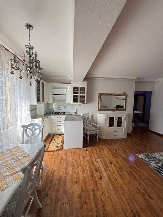 Apartament cu 3 camere de vanzare in zona Arex