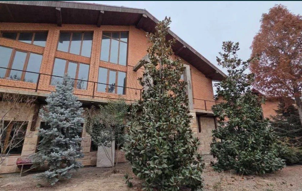 Продаётся дом, Ташгрэс, Салар, у реки Боссув, в 5 минут от ЭКО базара.