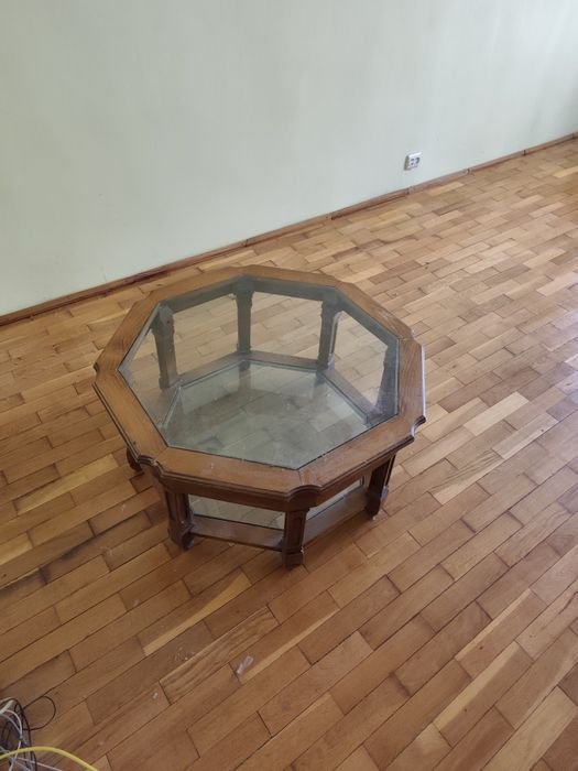 Vând măsuța de sufragerie