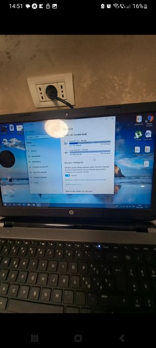 Laptop hp  cu îcarcator