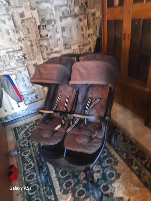 Продам коляску для двойни