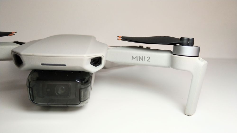 DJI Mini SE квадрокоптер
