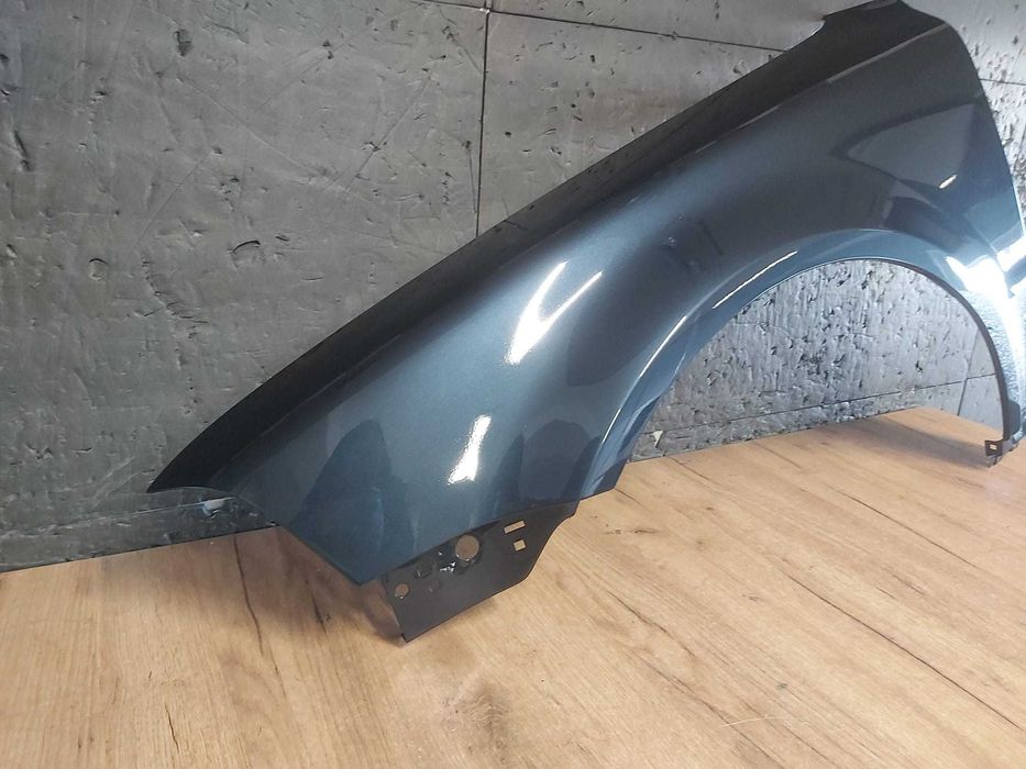 Aripa Fata Stanga VW Passat B5.5 An 2004-2005 (LC5F (Albastru))
