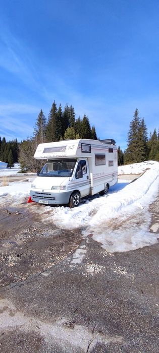 Кемпер под наем за шест човека от 75 евро за ден