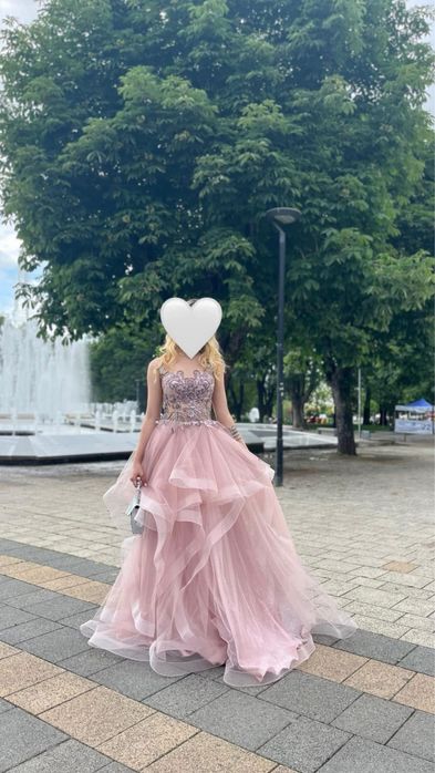 Абитуриентска рокля