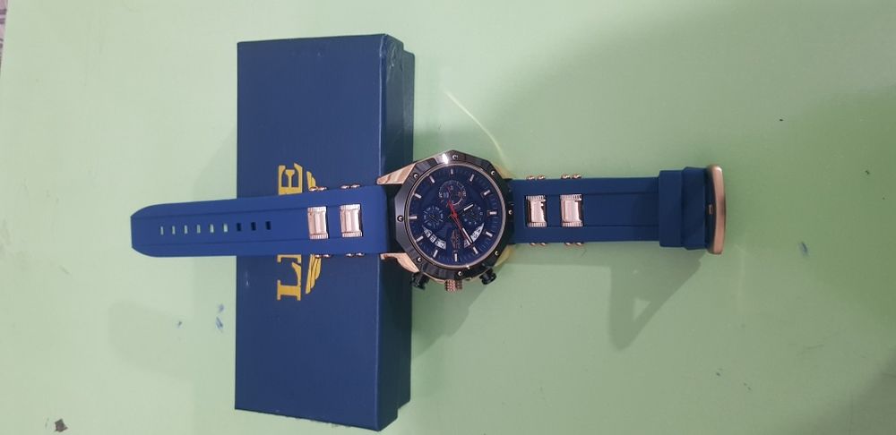 Универсальные часы