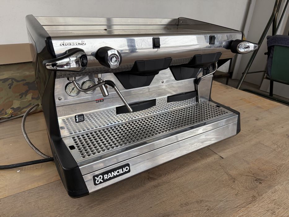 Кофемашинку продам Rancilio