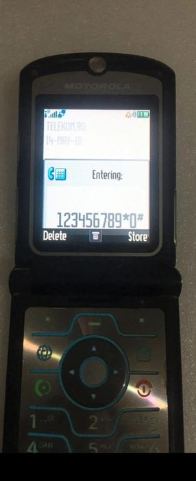 Motorola RAZR V3i + charger ( unlocked)