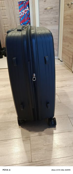 Чемодан полипропиленовый