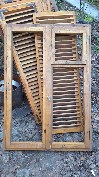 Дървена дограма с капаци (ново)