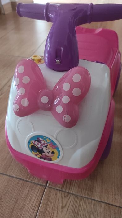 Vând mașinuță Minnie cu sunete stare impecabila