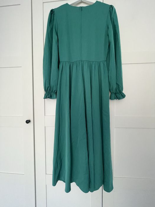 Платье вечернее зеленого цвета