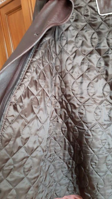 vand haina de piele naturala