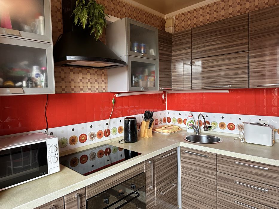 4ех комнатная в мкн. Степной-1