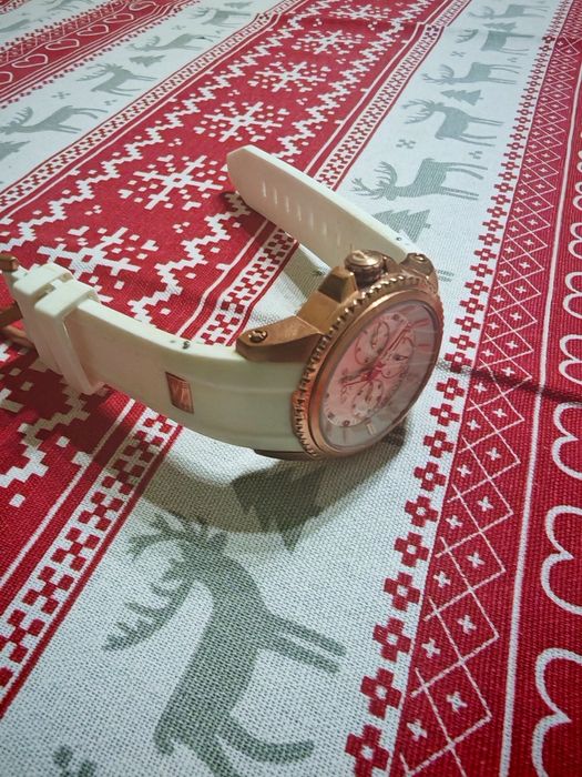 Продавам 2 броя EXESS