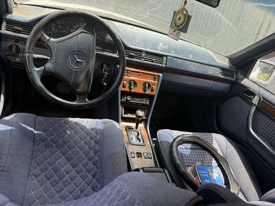 Капот, Крыло Мерседес w124.