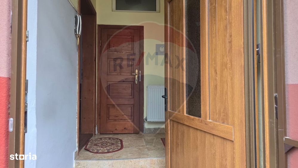 Casă / Vilă cu 3 camere de vânzare în zona Central