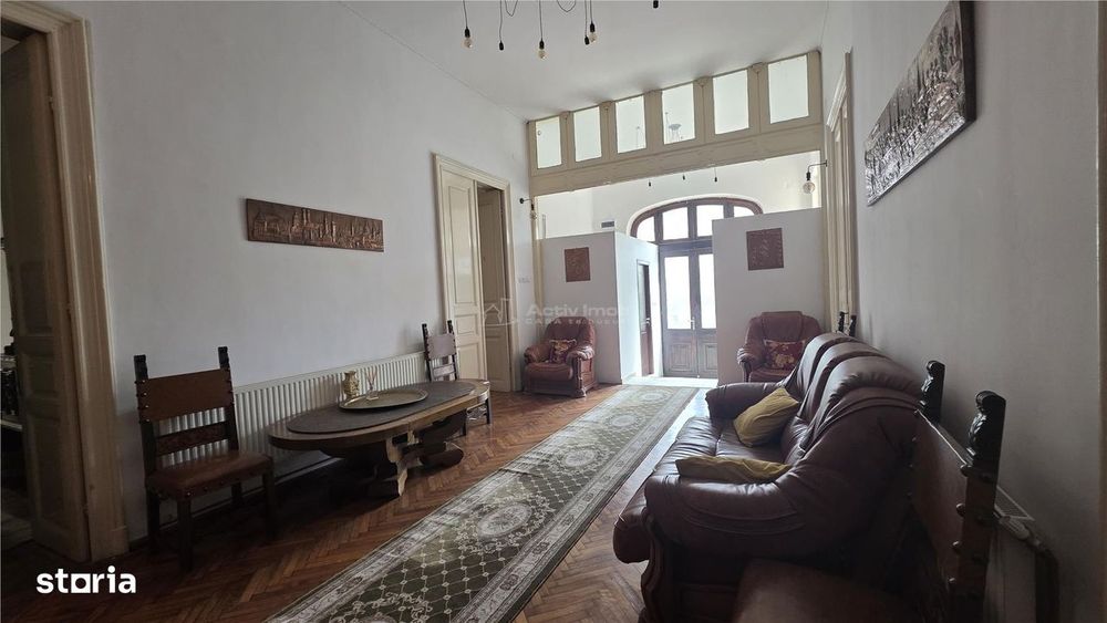 Casa cu etaj,teren 400 mp, pretabila : clinica, gradinita, birouri