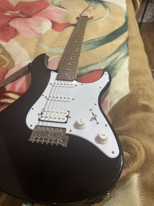 Гитара Электро Yamaha stratocaster