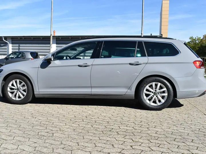 VOLKSWAGEN Passat 2023 — imagine 3