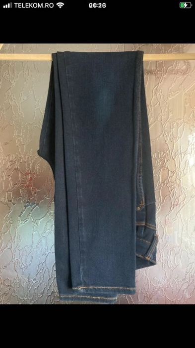 Pantaloni damă Guess!