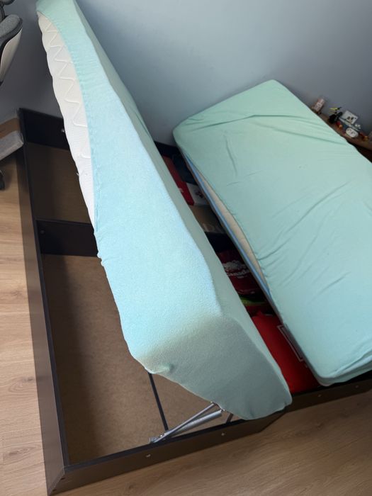 Единично легло с матрак