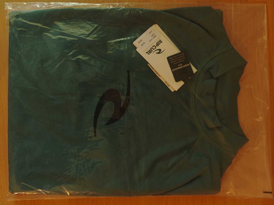 ТЕНИСКА  Rip Curl Waves UPF