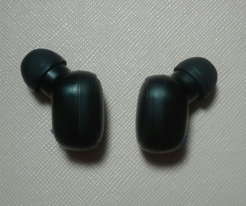 Блютуз наушники.