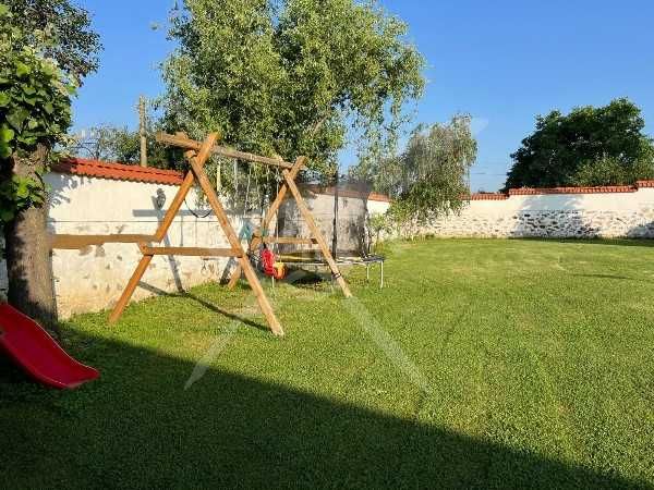 Продава се  луксозна къща в с. Васил Левски! 99359