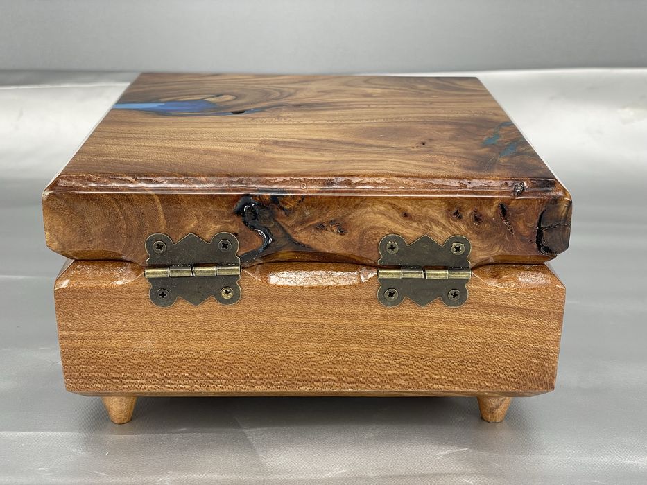 Шкатулка деревянная