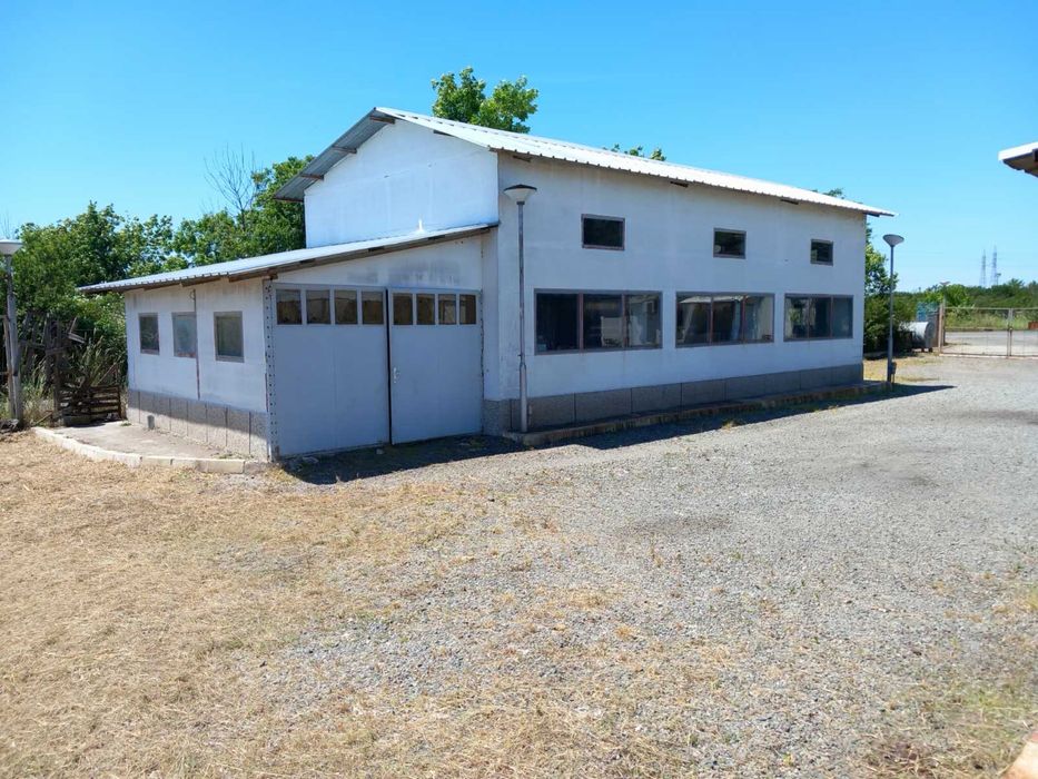 Дава се под наем Склад в Бургас, Долно Езерово - 1876 кв.м за 1500 € - Снимка #1