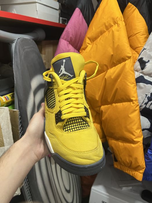 Jordan 4 lightning