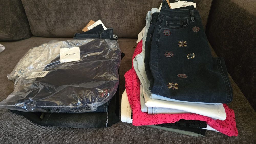 Lot 15 blugi Desigual noi-cu eticheta