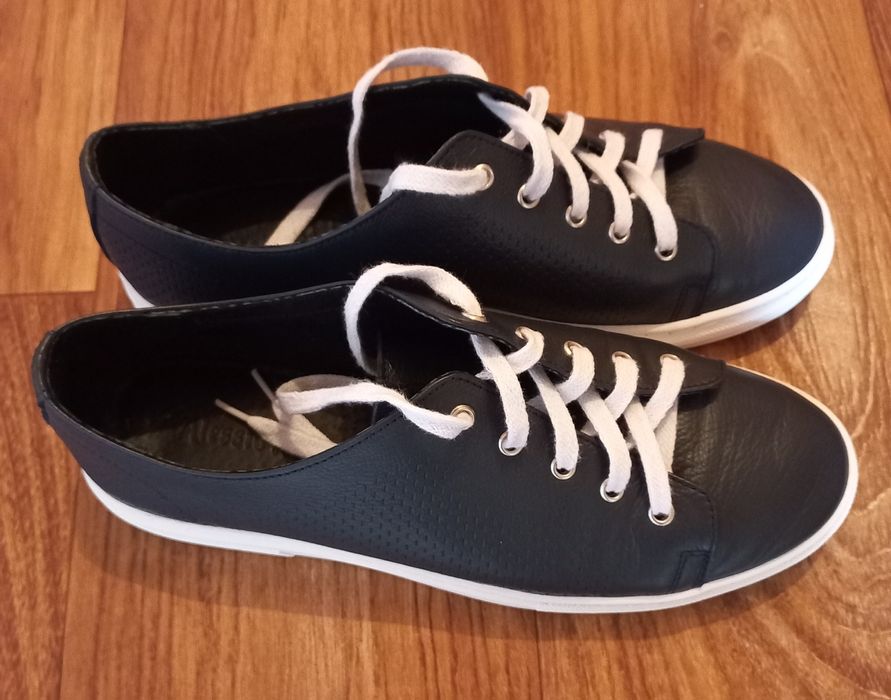 Продам кожанную обувь