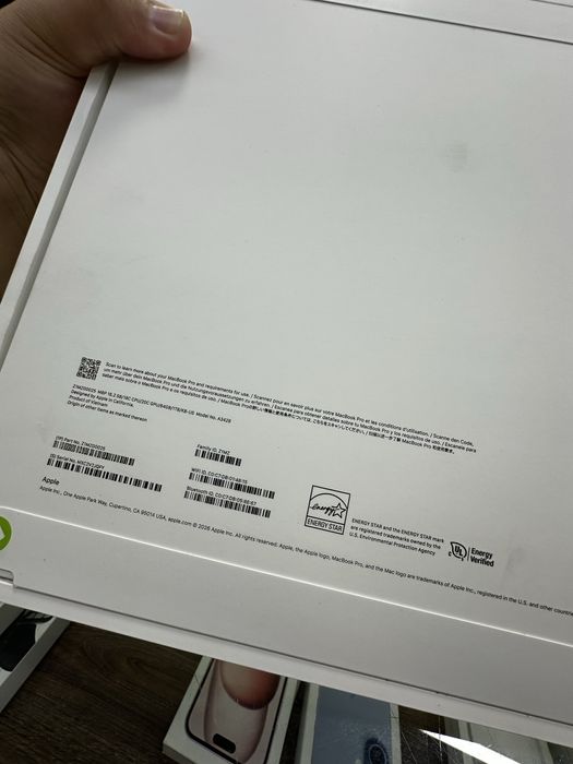 MacBook Pro 16 inch M5 Pro 64 GB / 1TB