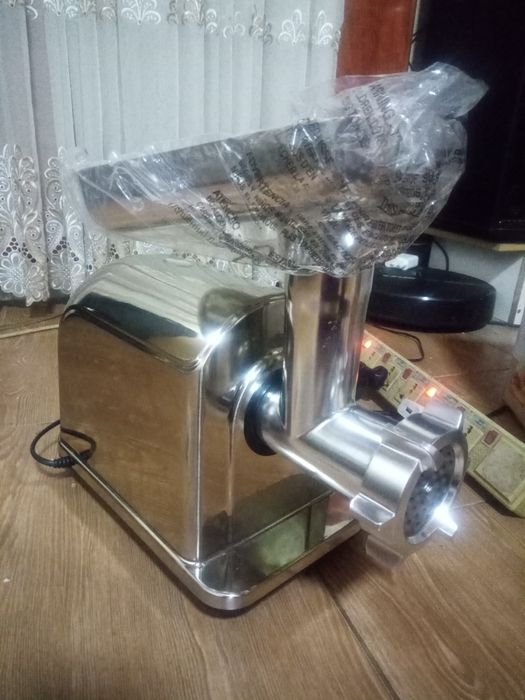 Мясорубка мощьная